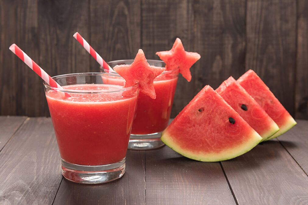 Fresh watermelon with slices of watermelon - a delicious food for weight loss